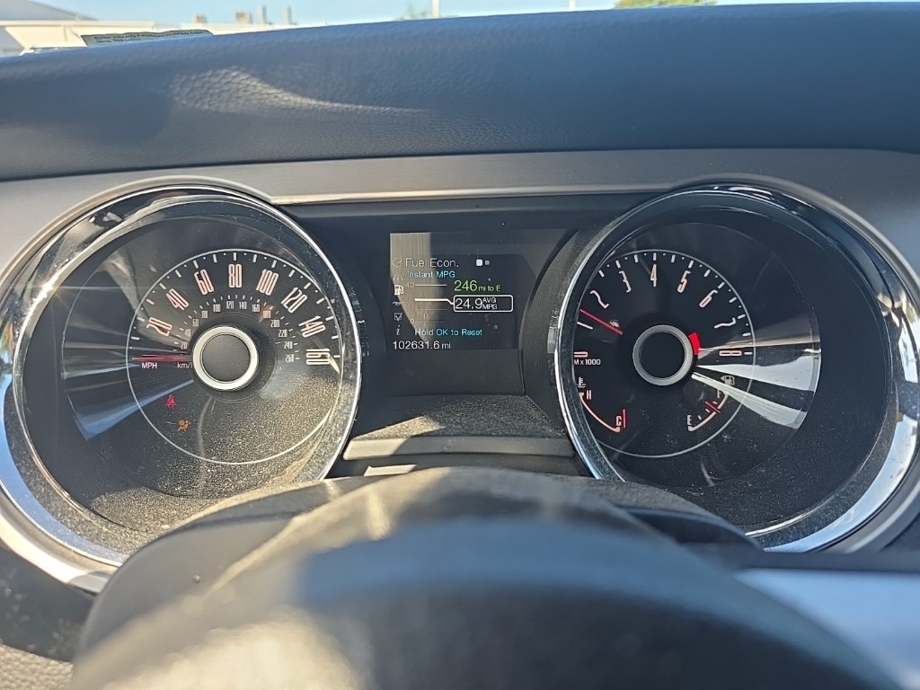 2014 Ford Mustang V6 Premium photo 13