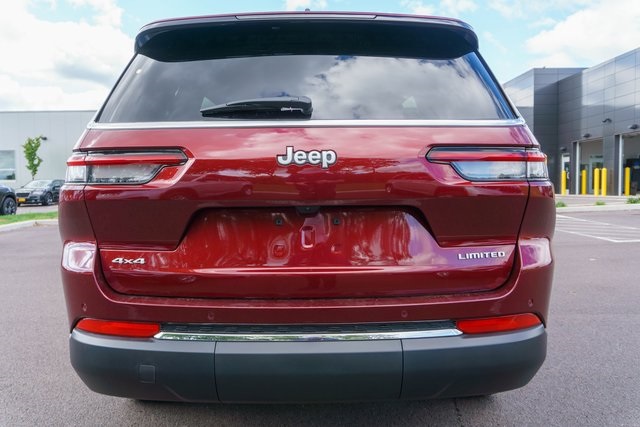 2025 Jeep Grand Cherokee Limited photo 4