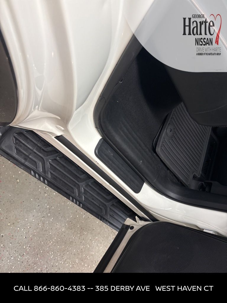 2018 Nissan Armada Platinum photo 25