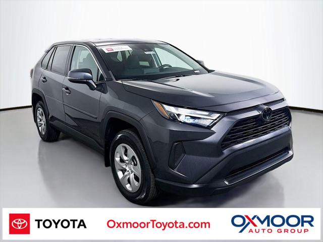 2023 Toyota RAV4 LE's photo