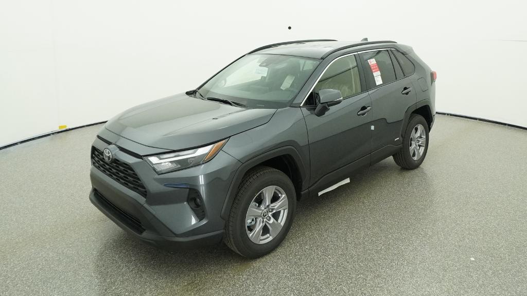 2025 Toyota RAV4 XLE's photo