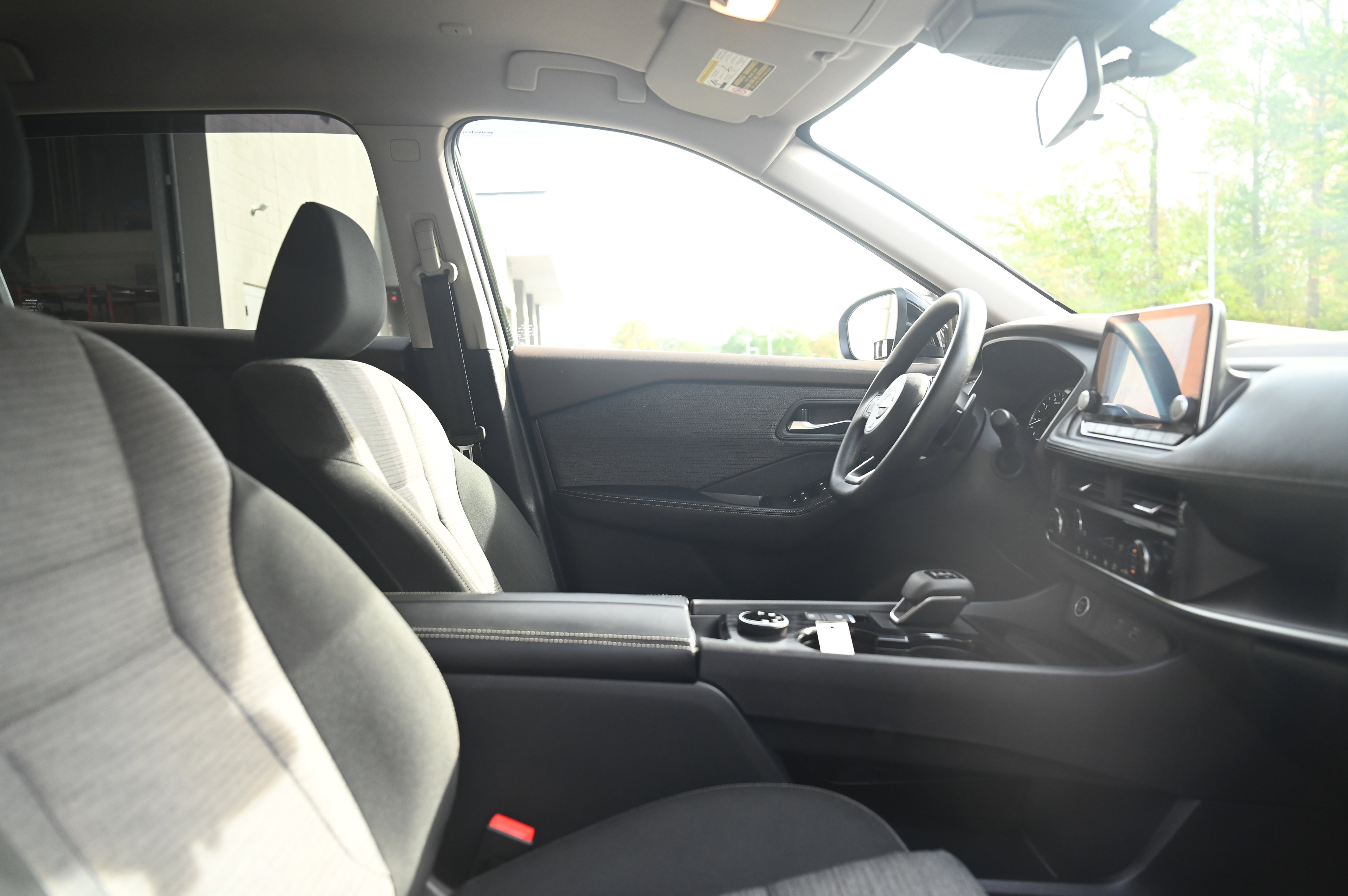 2023 Nissan Rogue SV photo 21