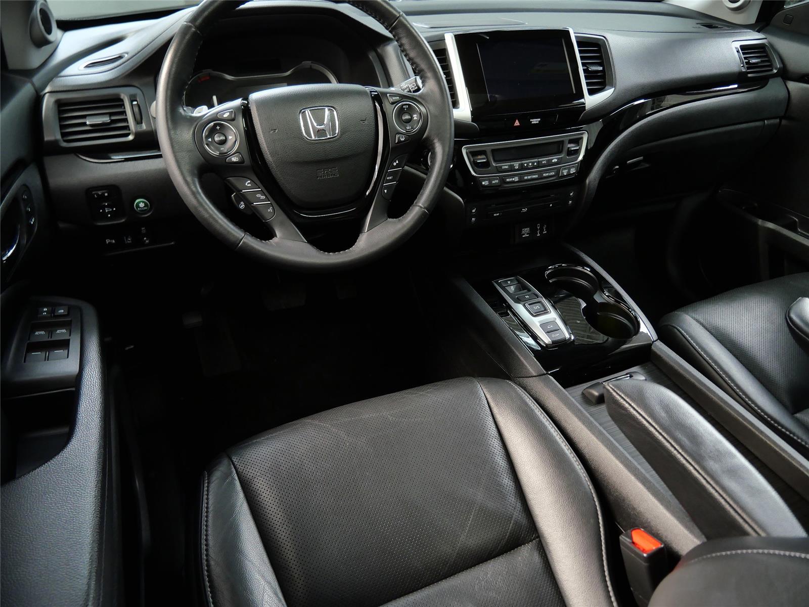 Used 2018 Honda Pilot Elite with VIN 5FNYF6H05JB057239 for sale in Minnetonka, Minnesota