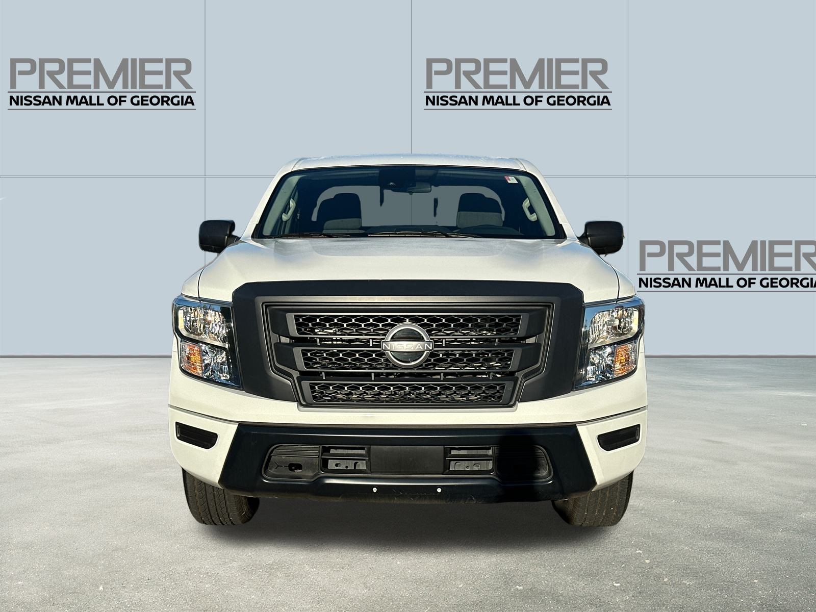 2023 Nissan Titan S photo 2