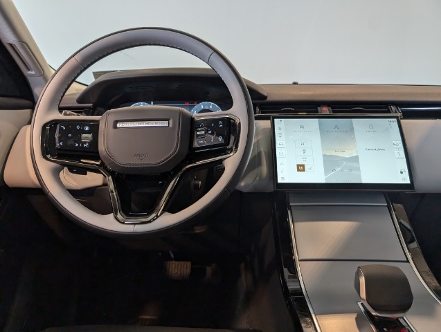2025 Land Rover Range Rover Velar S photo 12