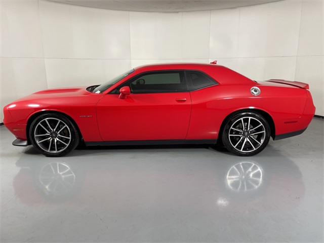 2022 Dodge Challenger R/T Plus photo 5