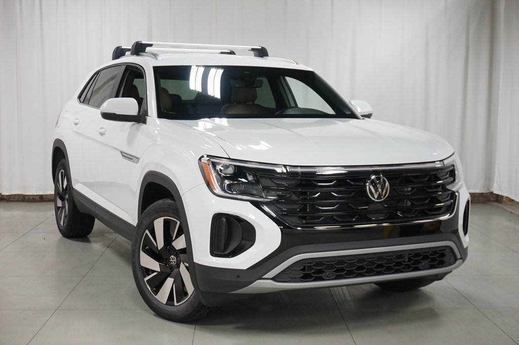 2025 Volkswagen Atlas Cross Sport SE Technology photo 2