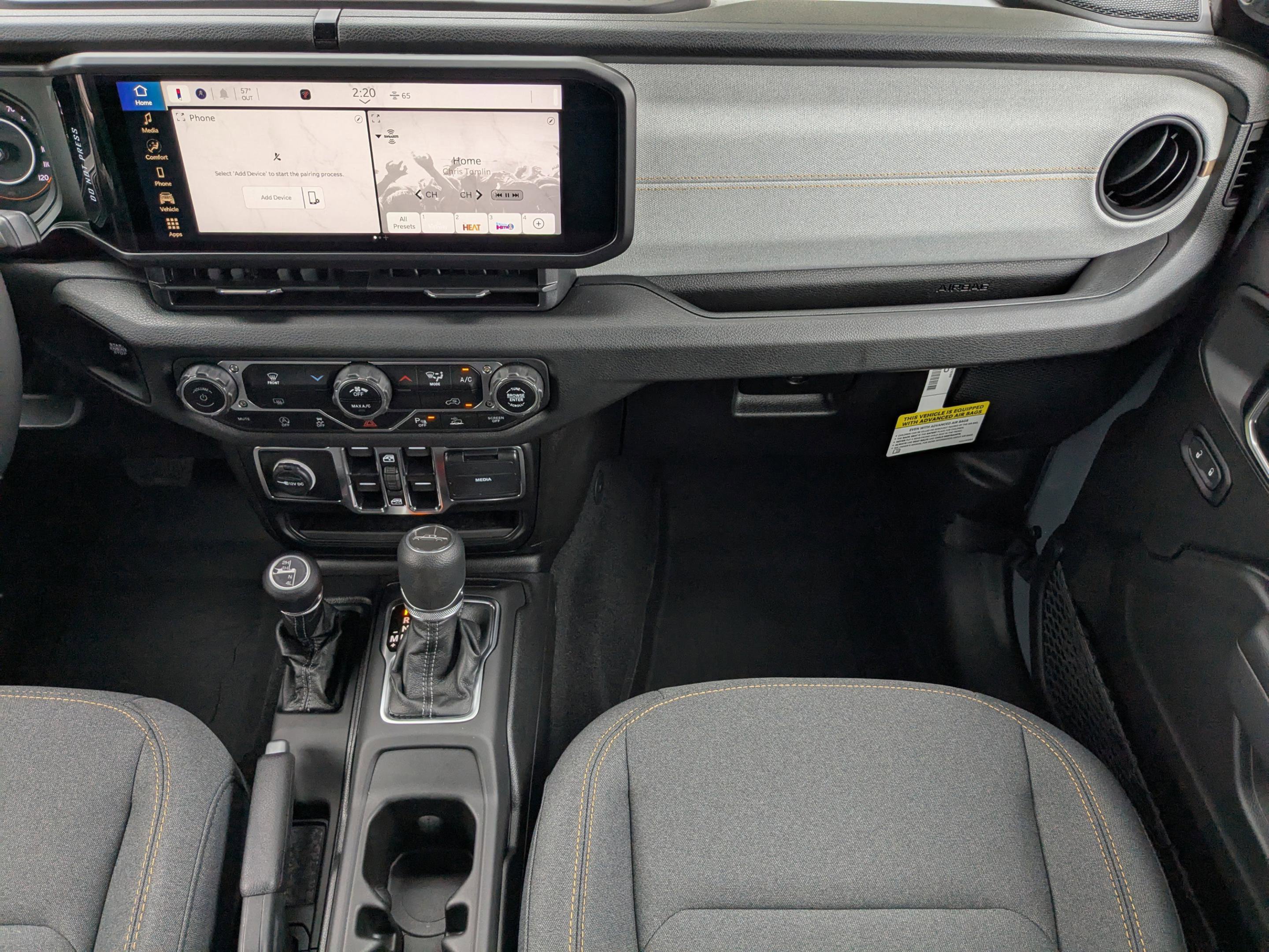 2025 Jeep Gladiator Sport S photo 16