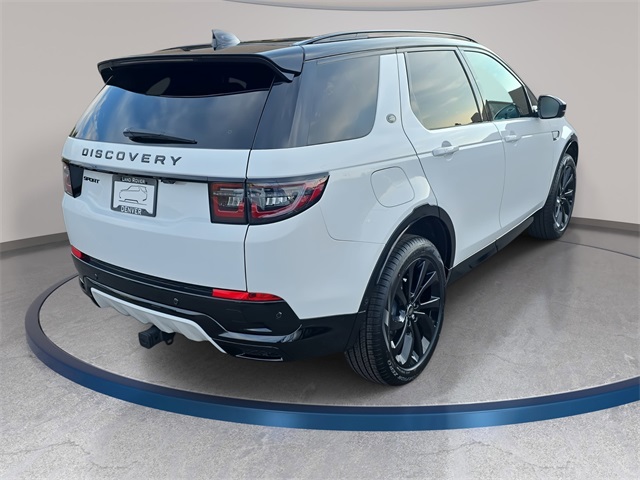 2025 Land Rover Discovery Sport SE photo 3