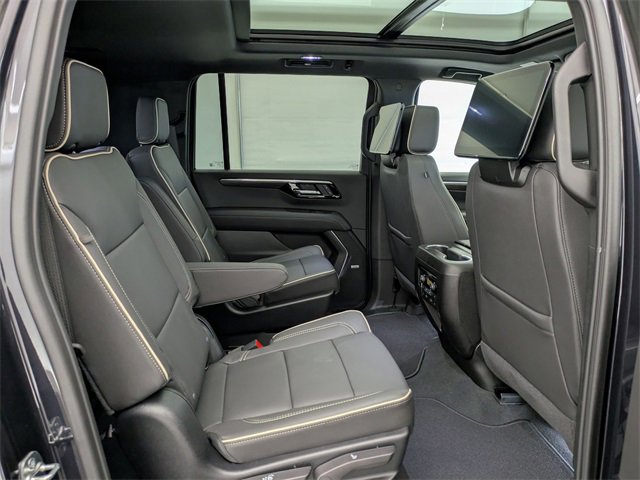 2025 Chevrolet Suburban Premier photo 23