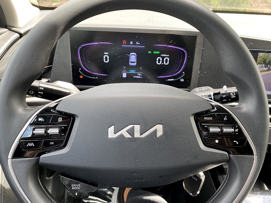 2023 Kia Niro LX photo 19