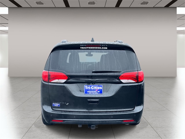 2019 Chrysler Pacifica Touring Plus photo 3