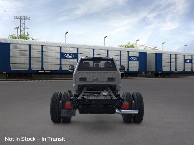 2025 Ford F-550 photo 4
