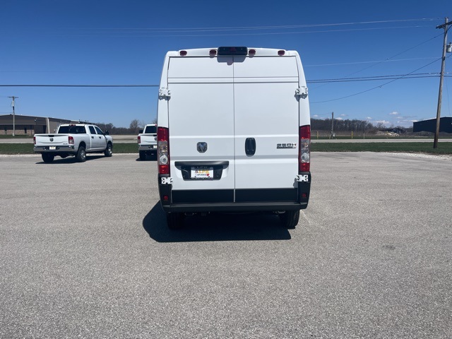 2024 Ram ProMaster 2500 photo 4