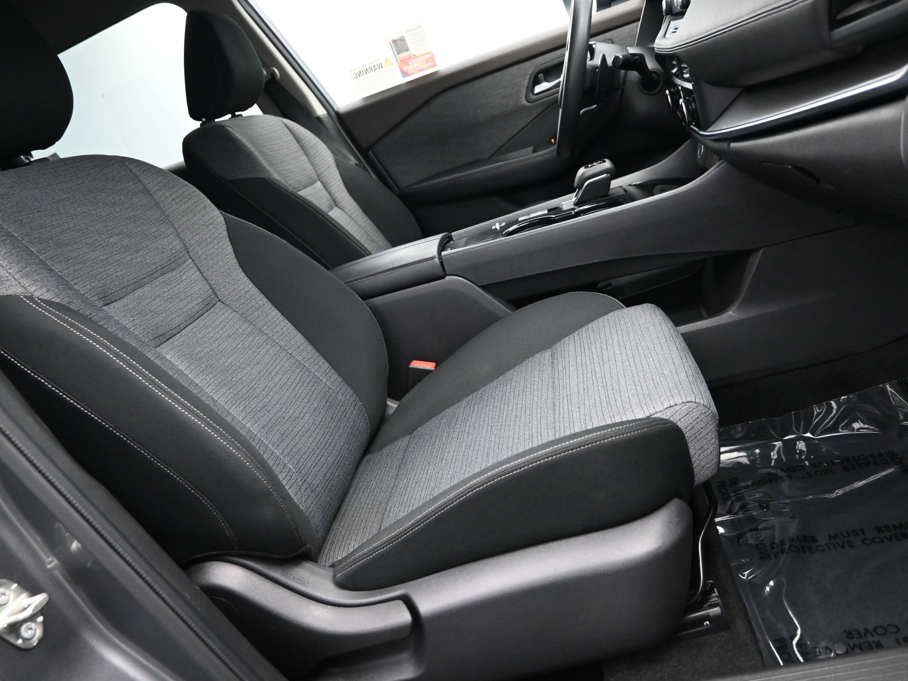 2023 Nissan Rogue SV photo 12