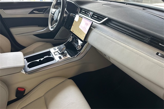 2024 Jaguar XF P250 R-Dynamic SE photo 14