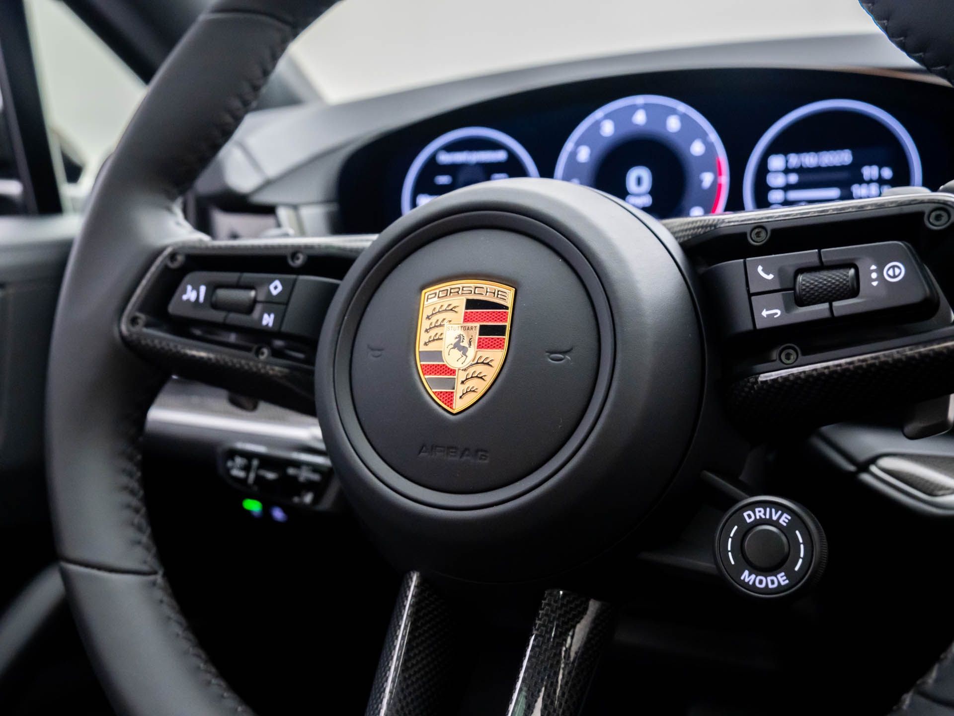 2025 Porsche Cayenne E-Hybrid Coupe photo 23