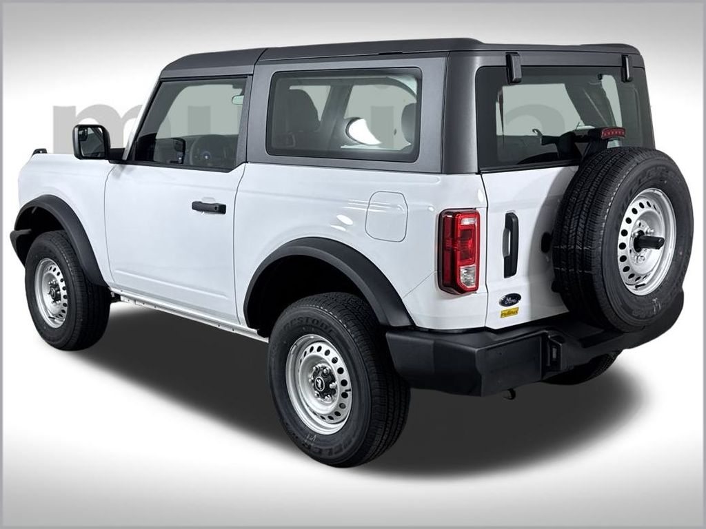 2025 Ford Bronco Base photo 4