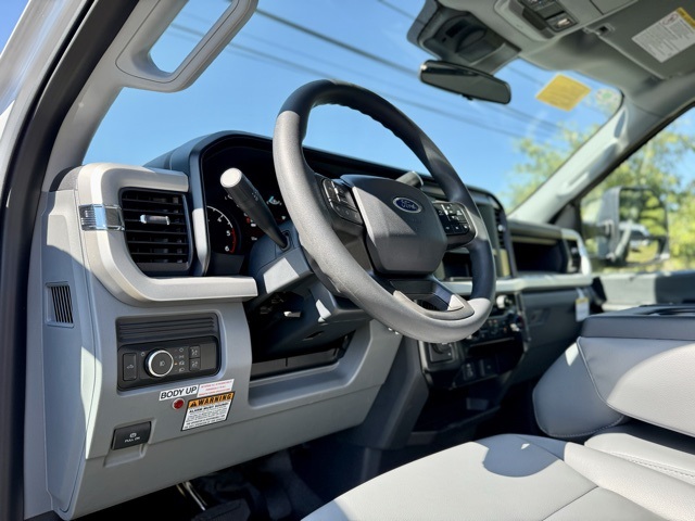 2025 Ford F-550 XL photo 10