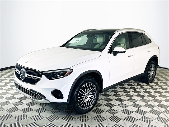 2026 Mercedes Benz GLC 300 photo 3