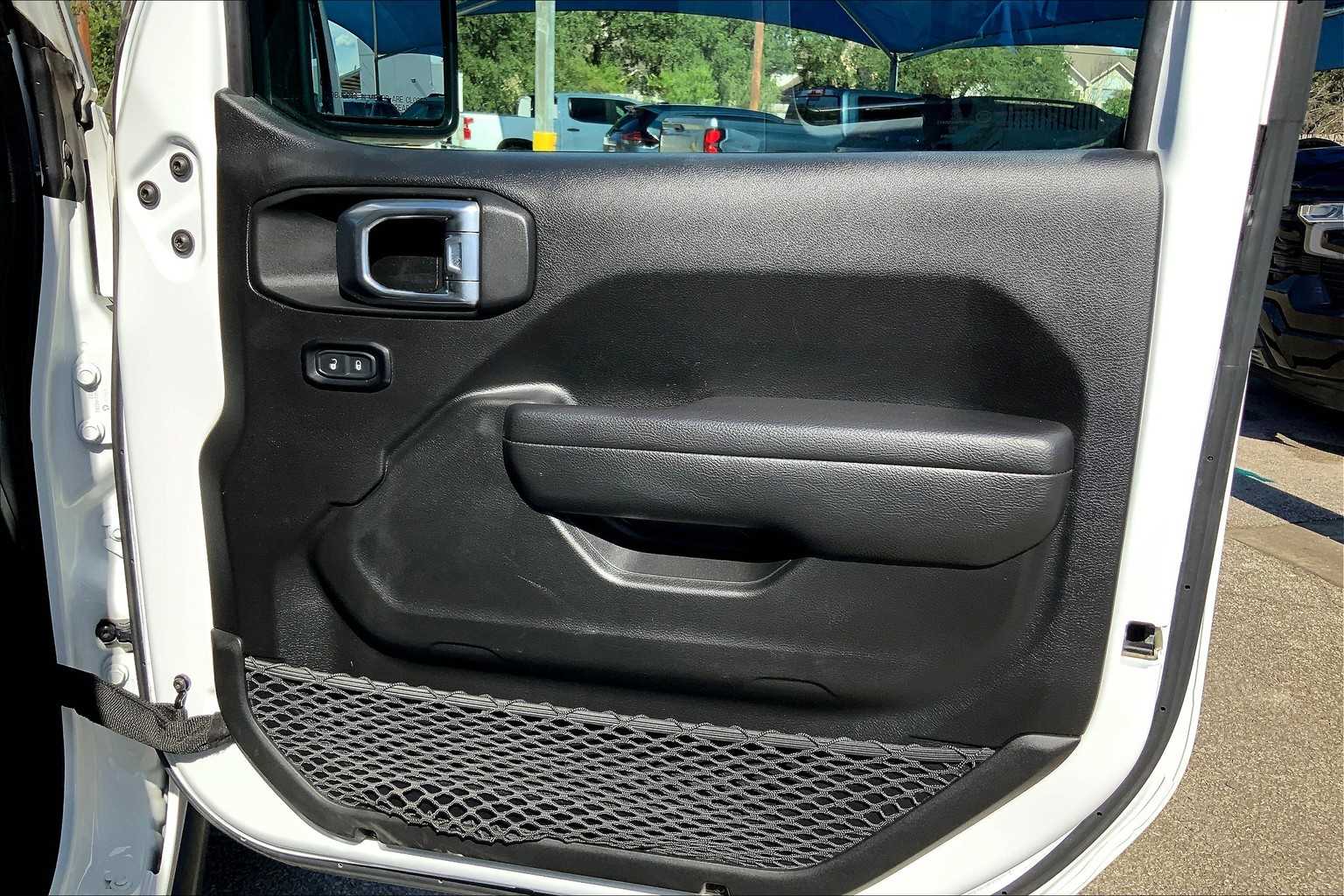 2023 Jeep Gladiator Willys photo 22