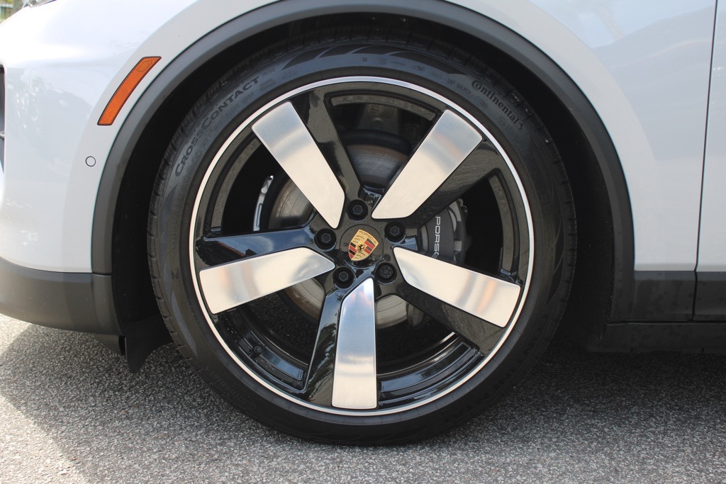 2024 Porsche Macan Electric 4 photo 12