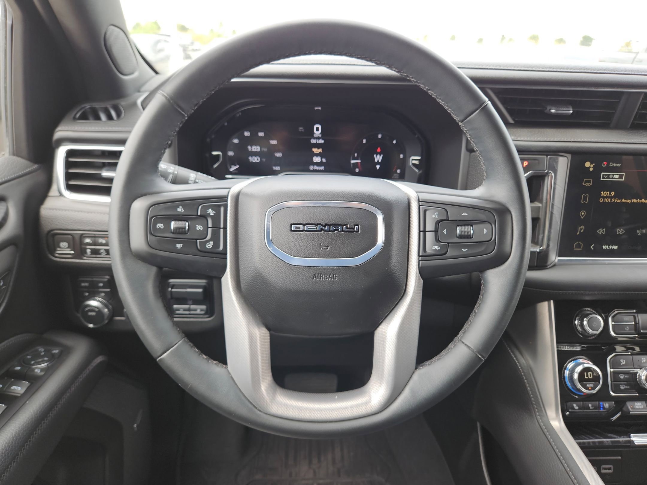 2024 Gmc Yukon Denali photo 18