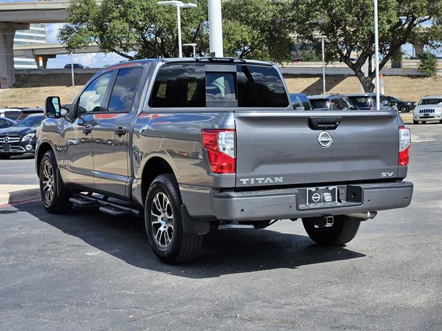 2024 Nissan Titan SV photo 3