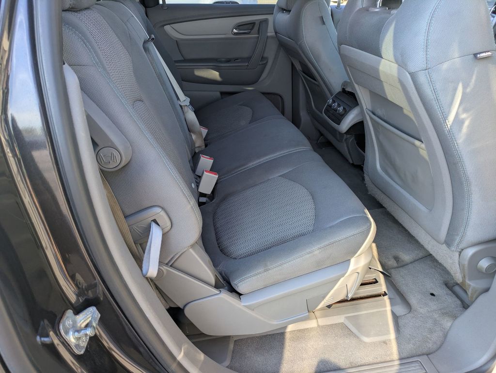 2017 Chevrolet Traverse 1LS photo 27