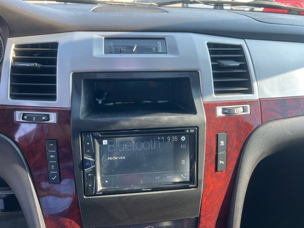 2007 Cadillac Escalade Base photo 16