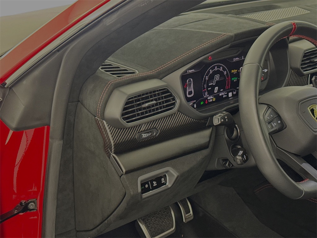 2023 Lamborghini Urus Performante photo 10