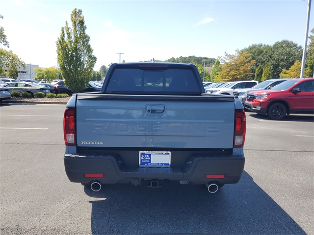 2025 Honda Ridgeline Black Edition photo 4
