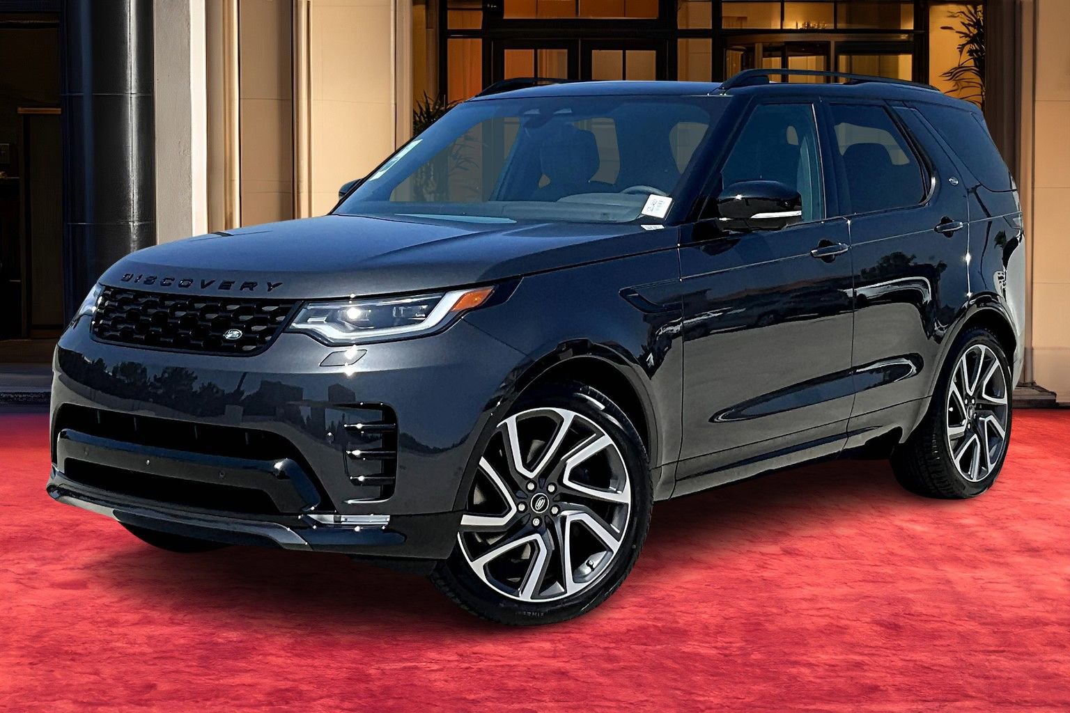 2025 Land Rover Discovery Dynamic SE