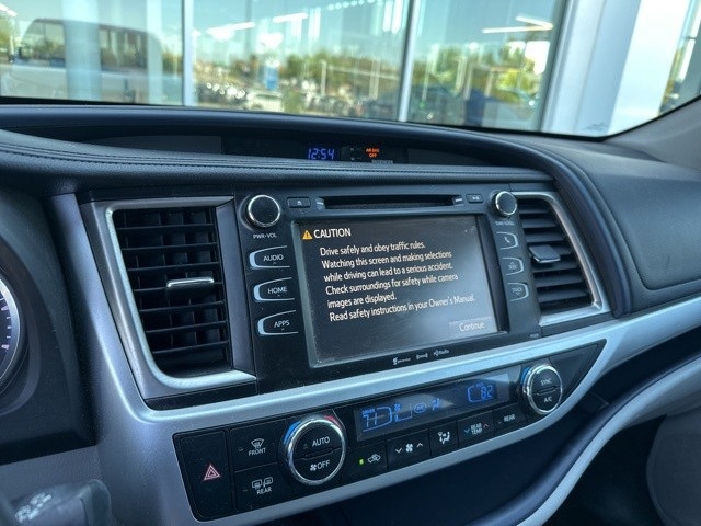 2017 Toyota Highlander LE Plus photo 6
