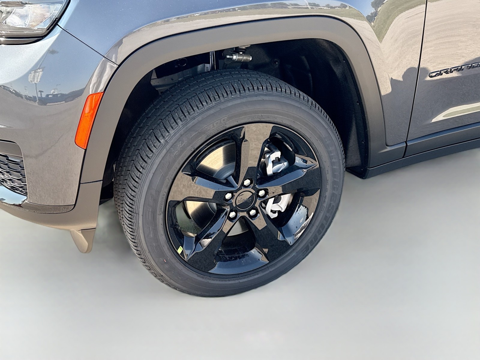 2025 Jeep Grand Cherokee Laredo Altitude photo 26
