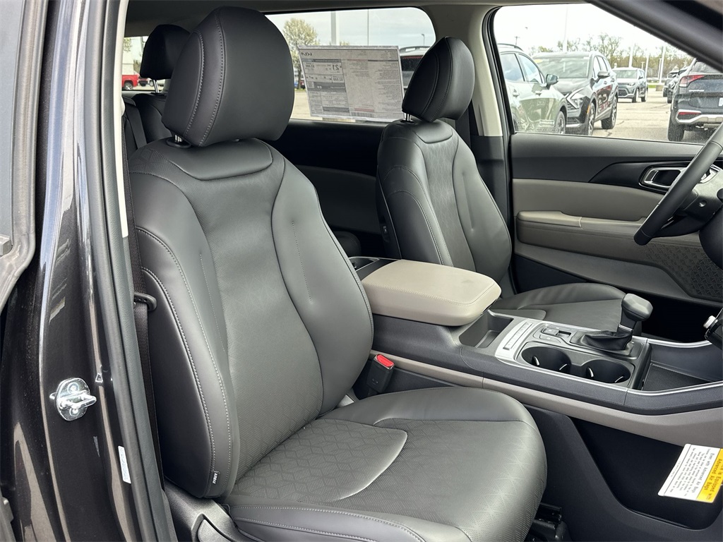 2025 Kia Carnival LXS photo 32