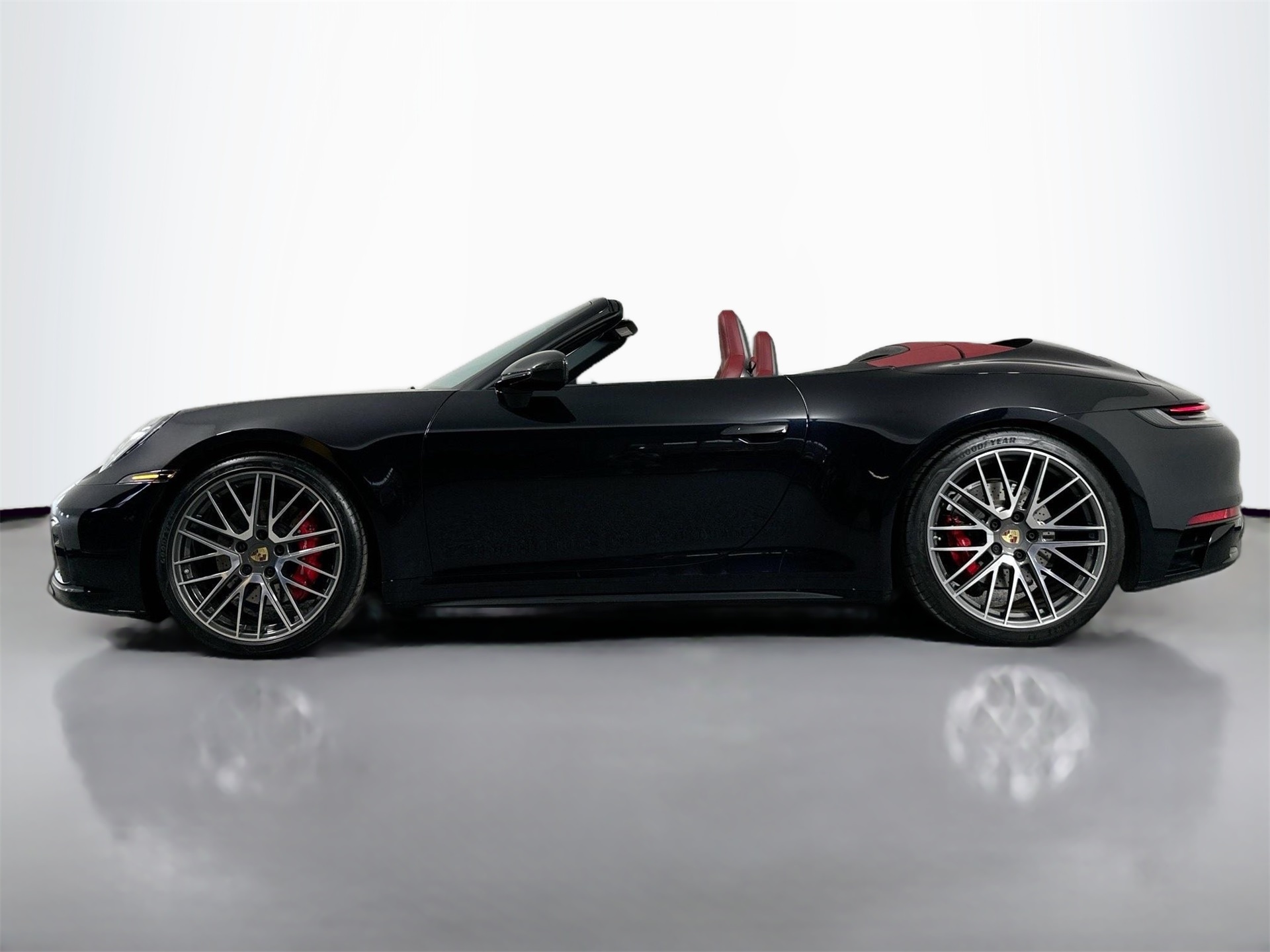 2023 Porsche 911 S photo 2