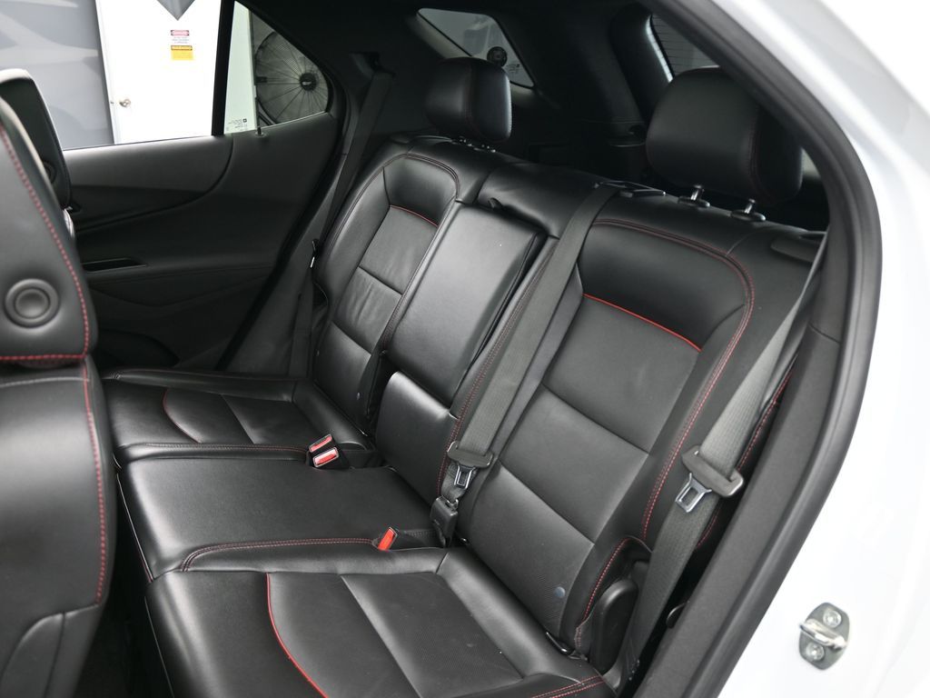 2023 Chevrolet Equinox RS photo 2