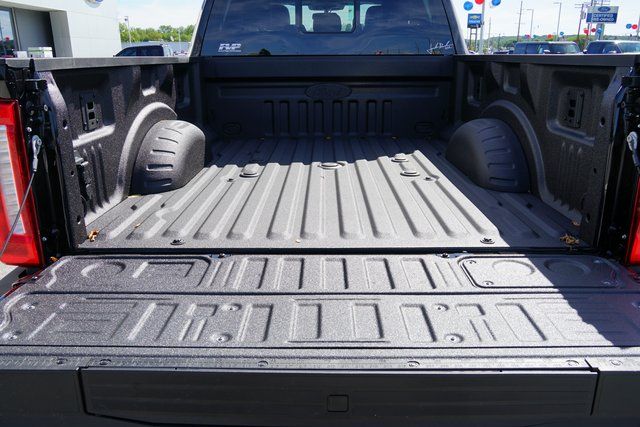 2025 FORD F-250 - Image 29