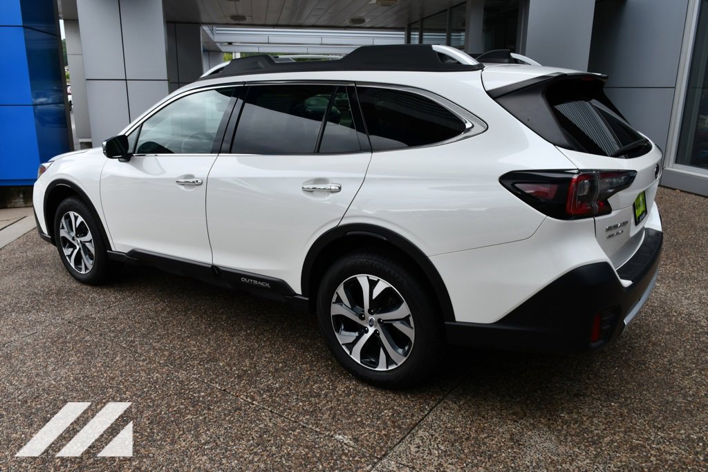 2022 Subaru Outback Touring photo 4