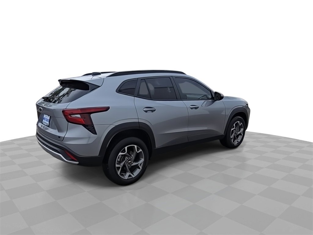 2024 Chevrolet Trax LT photo 5