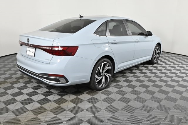 2025 Volkswagen Jetta 1.5T SEL photo 4