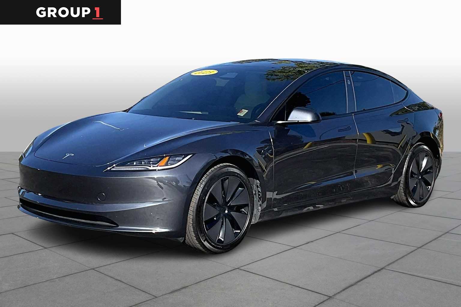 2025 Tesla Model 3 Performance's photo