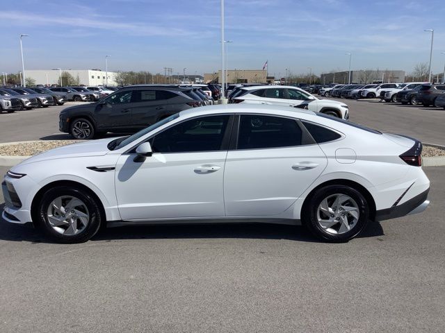 2025 Hyundai Sonata SE photo 8