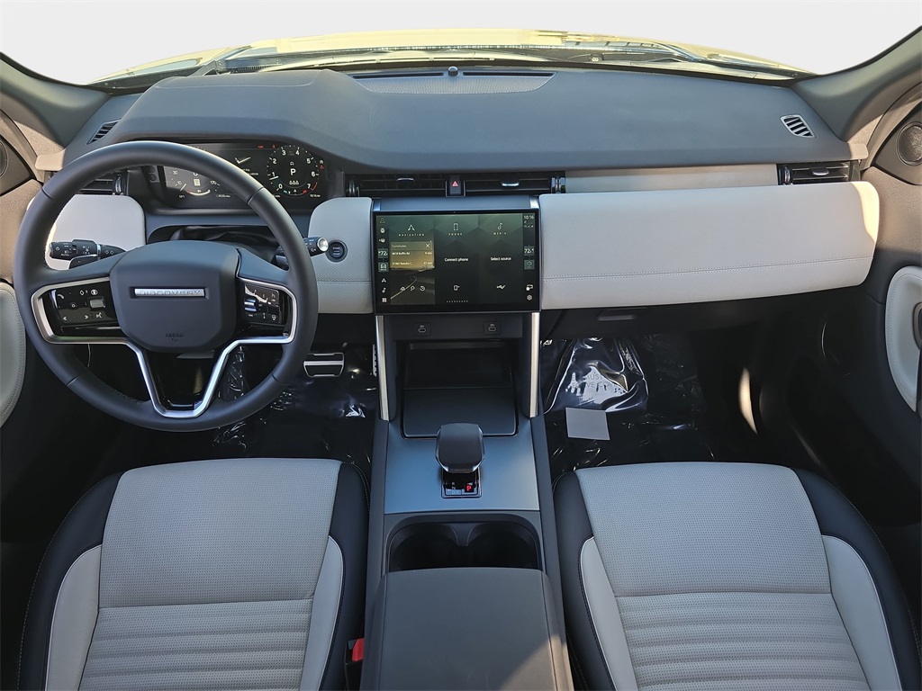 2025 Land Rover Discovery Sport SE photo 4