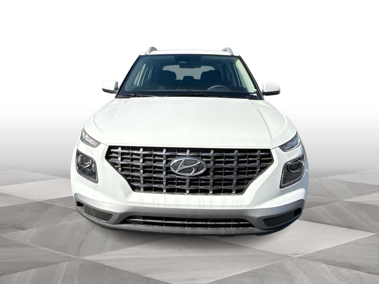 2025 Hyundai Venue SEL photo 3