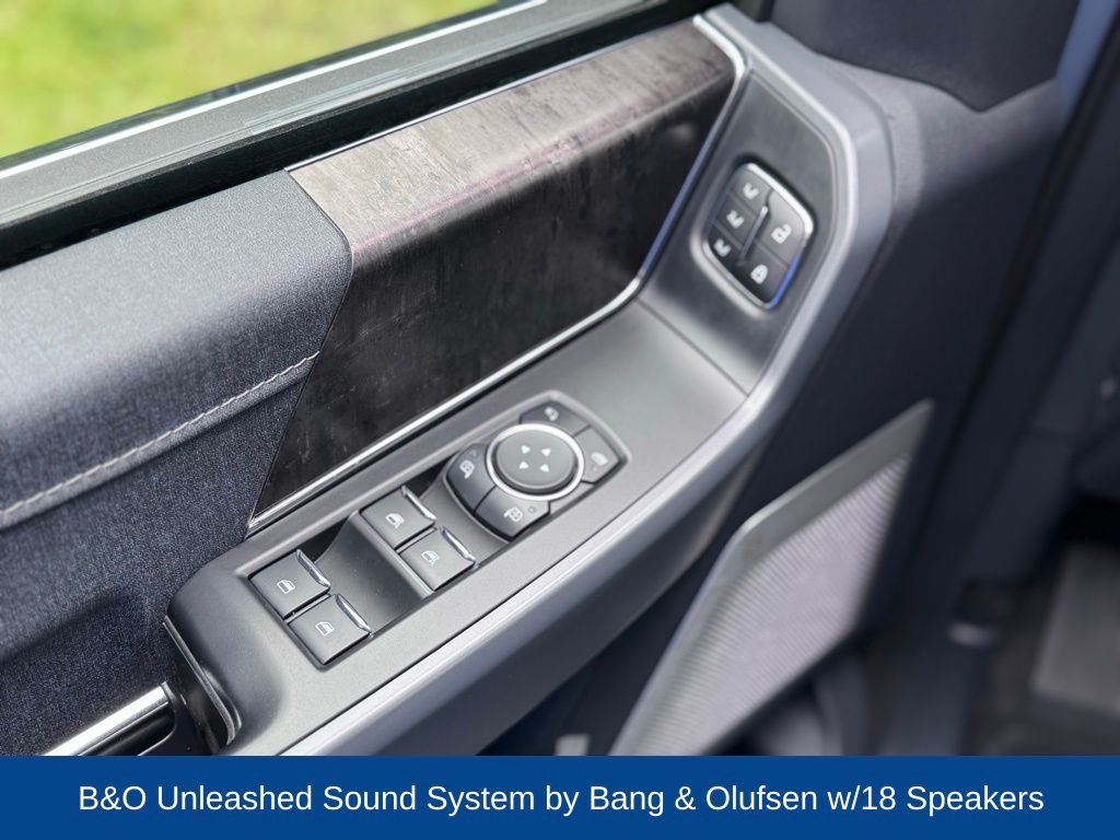 2023 Ford F-150 Lariat photo 11