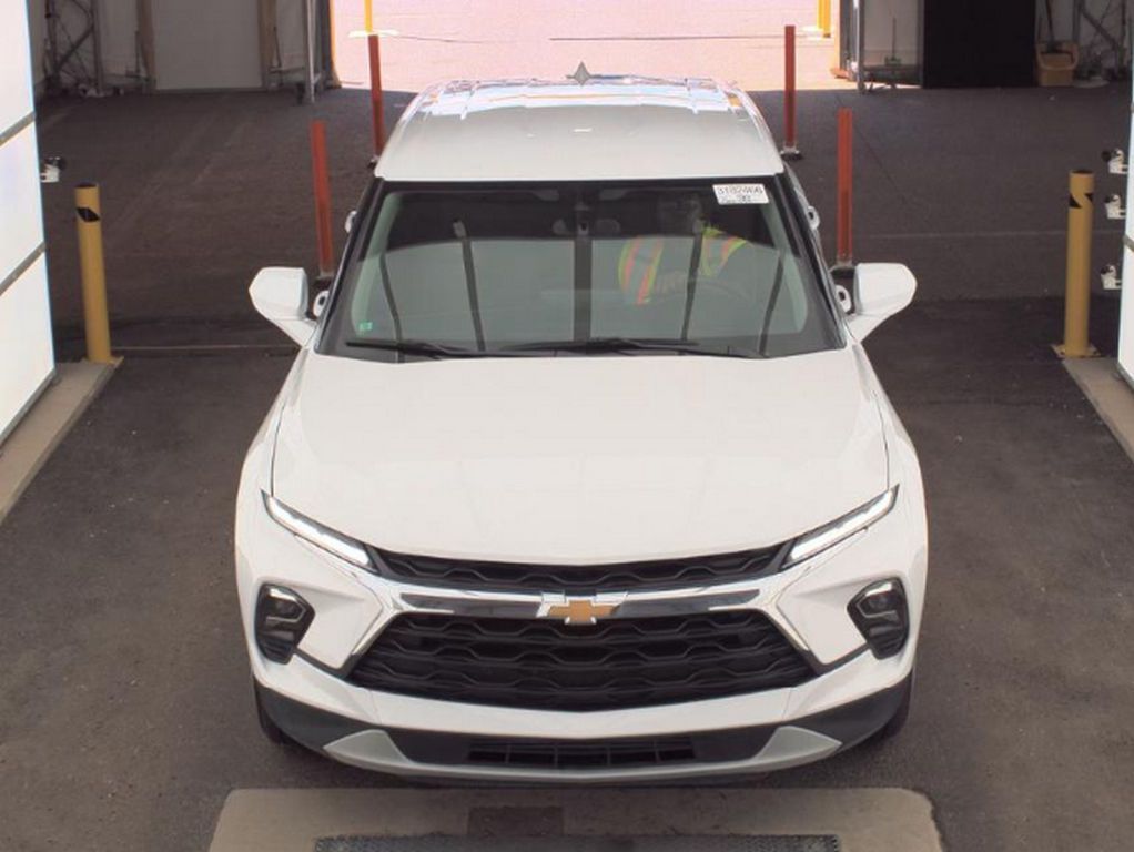 2023 Chevrolet Blazer 2LT photo 3