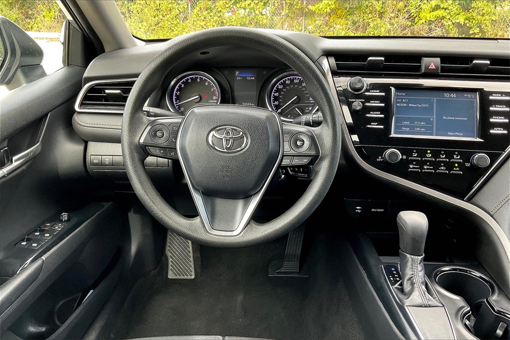 2019 Toyota Camry LE photo 4