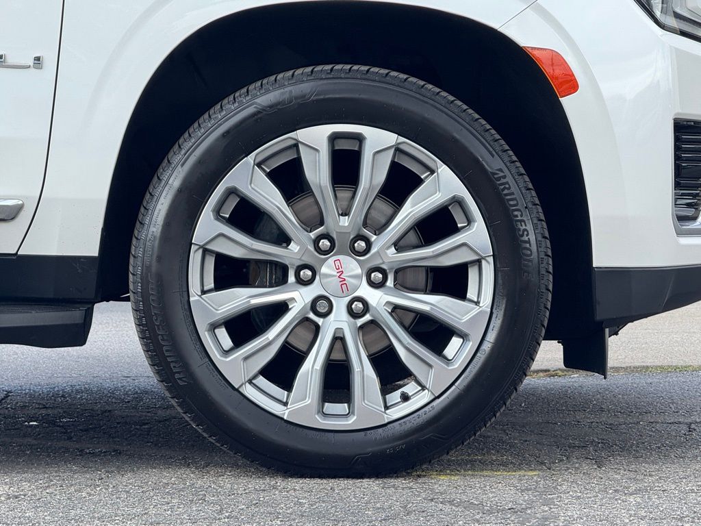 2022 Gmc Yukon Denali photo 2
